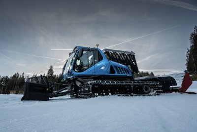 DER NEUE FPT INDUSTRIAL WASSERSTOFF-VERBRENNUNGSMOTOR XC13 FEIERT SEIN DEBÜT BEIM SKIWELTCUP IN FLACHAU ZUSAMMEN MIT PRINOTH