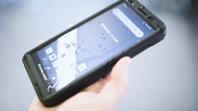 Lo smartphone Smart-Ex® 03-5G facilita le comunicazioni digitali nei parchi energetici spagnoli