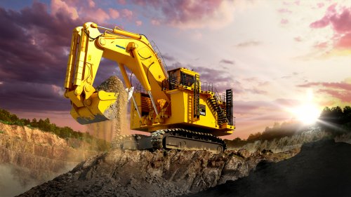 Komatsu presenta l’escavatore idraulico ad alimentazione elettrica per cave e miniere PC7000-11E nella configurazione con retroescavatore
